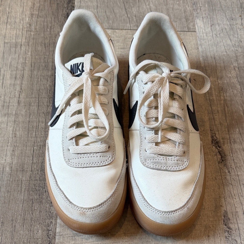 Nike Cream & Black Low-Top Sneakers with Gum Sole